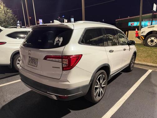 2021 Honda Pilot Touring 8-Passenger
