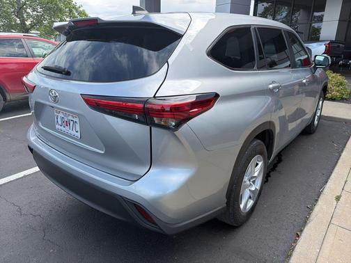 Celestial Silver Metallic 2023 Toyota Highlander L