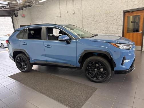 2024 Toyota RAV4 Hybrid SE