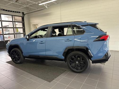 2024 Toyota RAV4 Hybrid SE