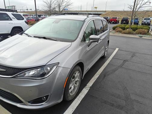 2018 Chrysler Pacifica Touring-L