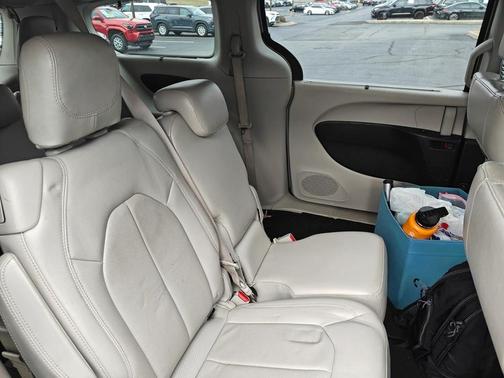 2018 Chrysler Pacifica Touring-L