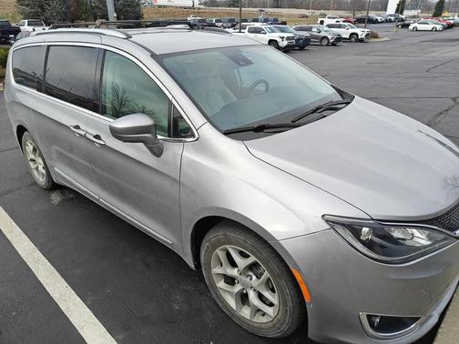 2018 Chrysler Pacifica Touring-L