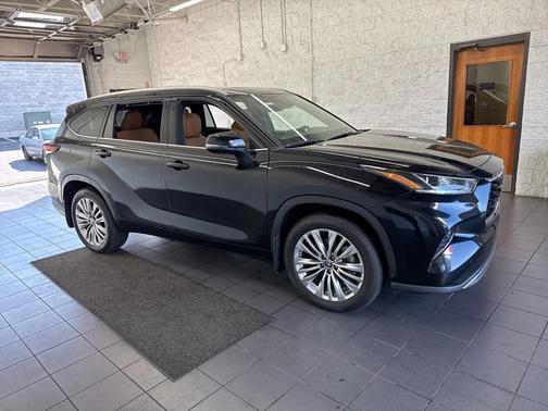 2024 Toyota Highlander Platinum