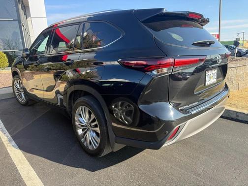 2024 Toyota Highlander Platinum