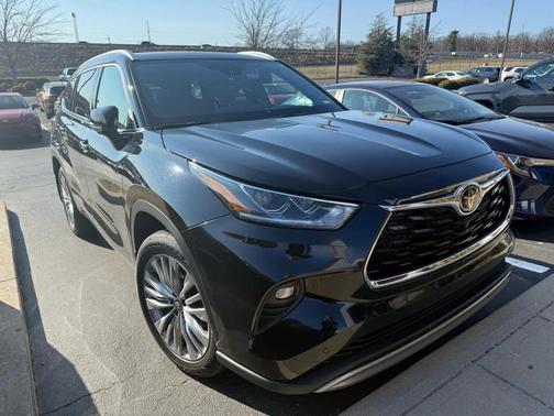 2024 Toyota Highlander Platinum
