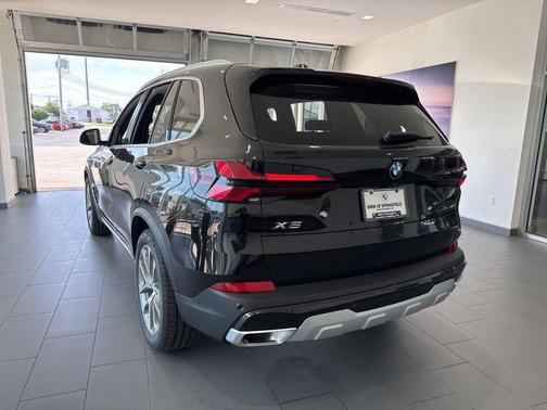 Black Sapphire Metallic 2026 BMW X5 xDrive40i
