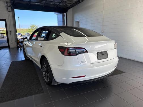 2023 Tesla Model 3 Standard Range