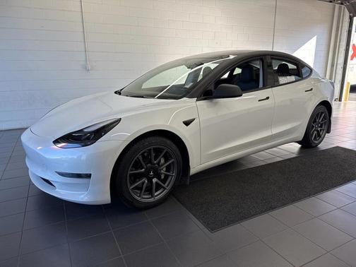 2023 Tesla Model 3 Standard Range