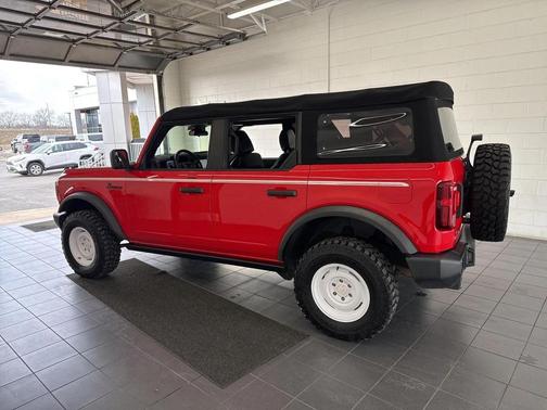 2023 Ford Bronco Base