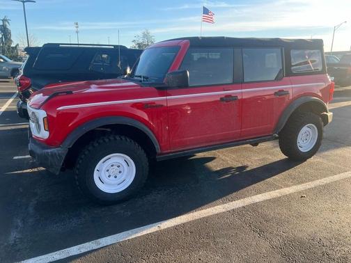 2023 Ford Bronco Base