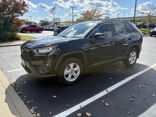 2020 Toyota RAV4 XLE