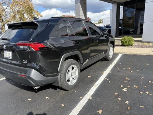 2020 Toyota RAV4 XLE