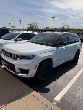 Bright White Clearcoat 2022 Jeep Grand Cherokee L Summit