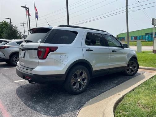 2018 Ford Explorer Sport