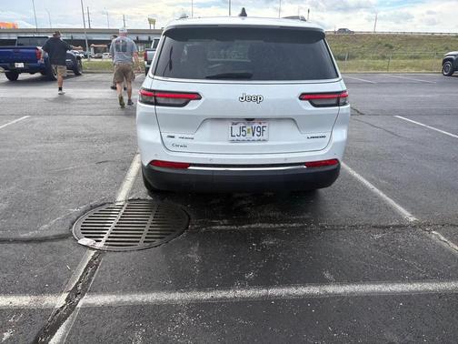 2022 Jeep Grand Cherokee L Laredo
