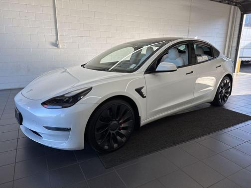 2023 Tesla Model 3 Performance