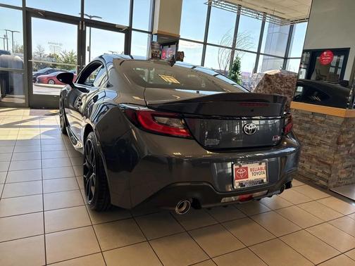 2025 Toyota GR86 Premium