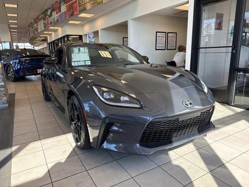 2025 Toyota GR86 Premium