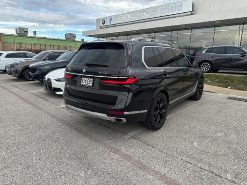 2023 BMW X7 xDrive40i