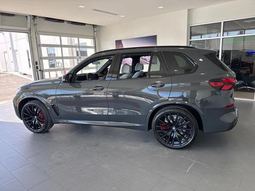 2026 BMW X5 M60i