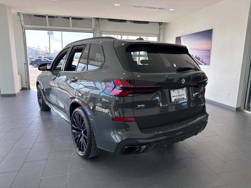 2026 BMW X5 M60i