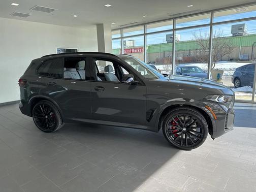 2026 BMW X5 M60i
