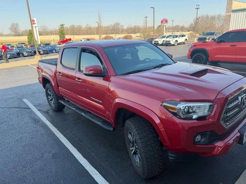 2016 Toyota Tacoma TRD Sport