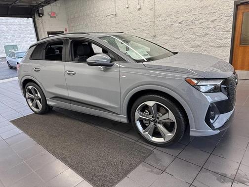 2025 Audi Q4 e-tron Premium Plus 55 quattro