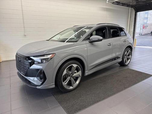 2025 Audi Q4 e-tron Premium Plus 55 quattro