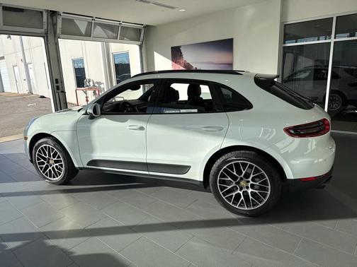 2018 Porsche Macan Sport Edition