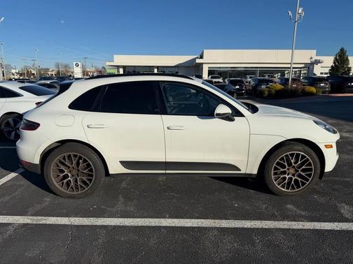 2018 Porsche Macan Sport Edition