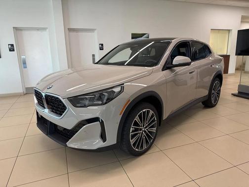 Dune Grey Metal 2026 BMW X2 xDrive28i