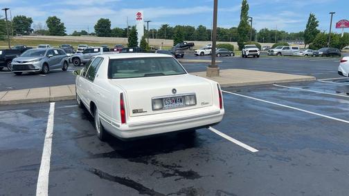 White 1999 Cadillac DeVille Base