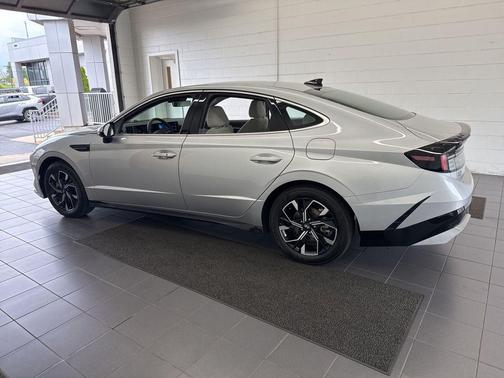 Aero Silver 2025 Hyundai SONATA SEL