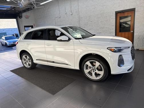 2025 Audi Q5 Premium Plus TFSI quattro S tronic