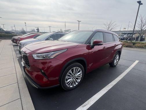 2023 Toyota Highlander Platinum