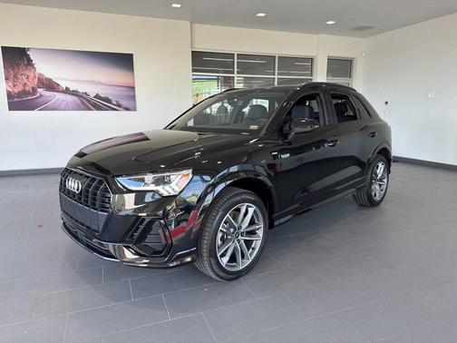 2024 Audi Q3 Premium 45 TFSI S line quattro Tiptronic
