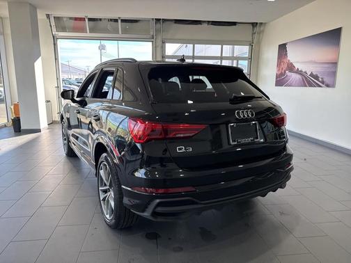 2024 Audi Q3 Premium 45 TFSI S line quattro Tiptronic