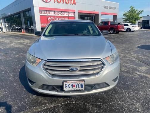 2015 Ford Taurus SE