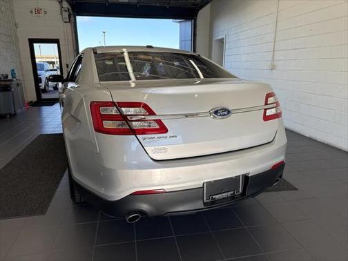 2015 Ford Taurus SE