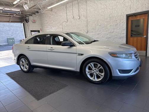 2015 Ford Taurus SE