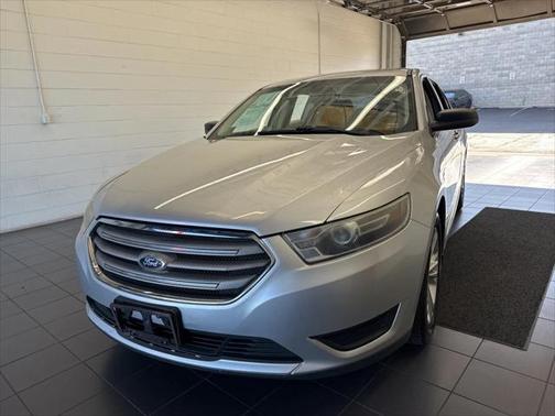 2015 Ford Taurus SE