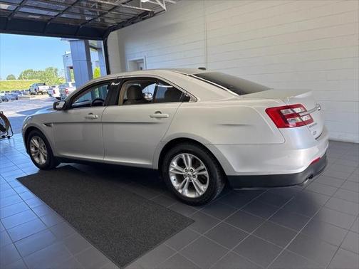 2015 Ford Taurus SE