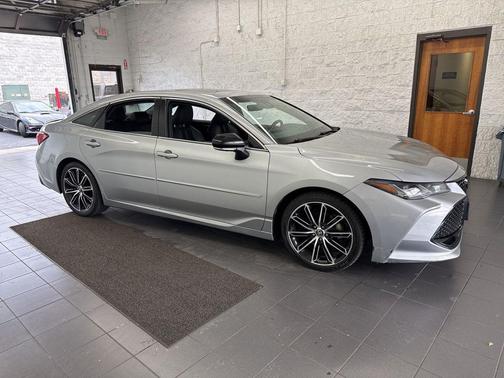 Celestial Silver Metallic 2020 Toyota Avalon Touring