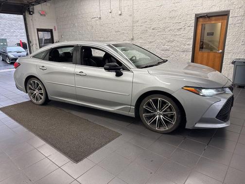 Celestial Silver Metallic 2020 Toyota Avalon Touring