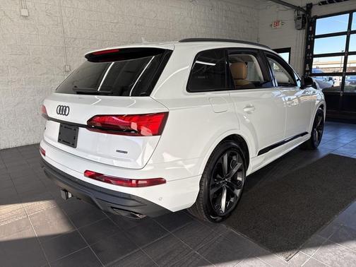 2025 Audi Q7 55 Prestige