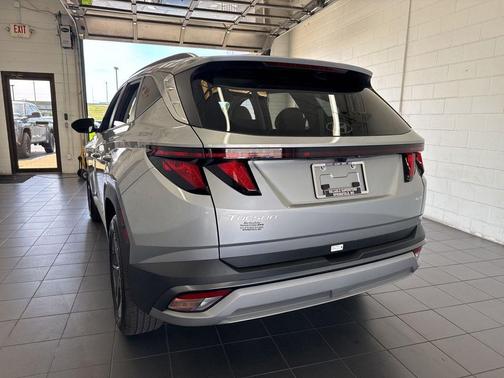 Shimmering Silver 2026 Hyundai TUCSON SEL