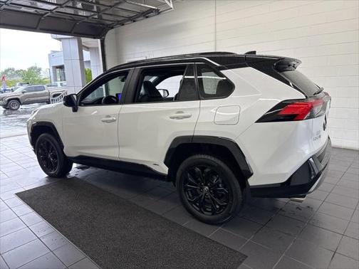 2024 Toyota RAV4 Hybrid SE