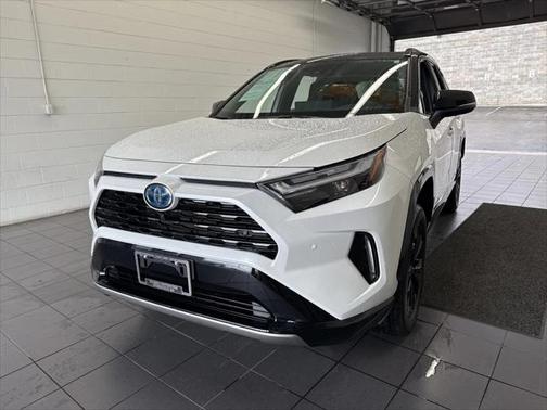 2024 Toyota RAV4 Hybrid SE